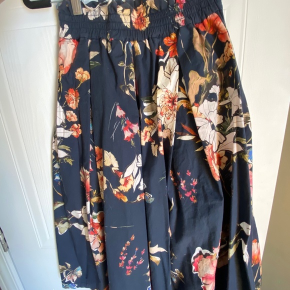 Stradivarius A-line floral-print skirt - Picture 1 of 3